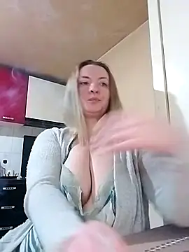 HotStepmommy4's cam snapshot