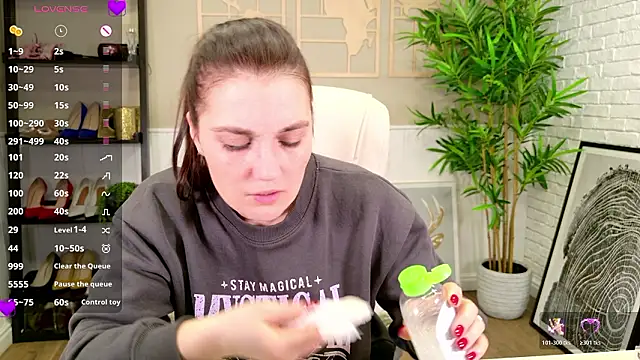 SelineSole's cam snapshot