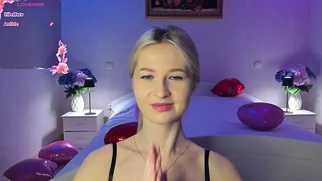 Julie_Blaze's cam snapshot