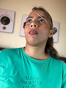 MiaSizzle live sex cam