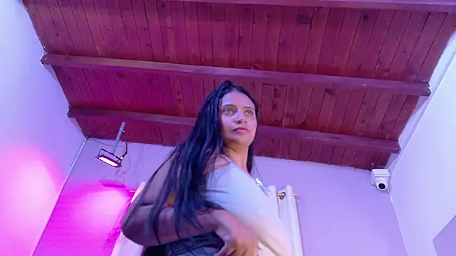 SuzyFox_'s cam snapshot