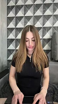 Elizabeth_Tay's cam snapshot