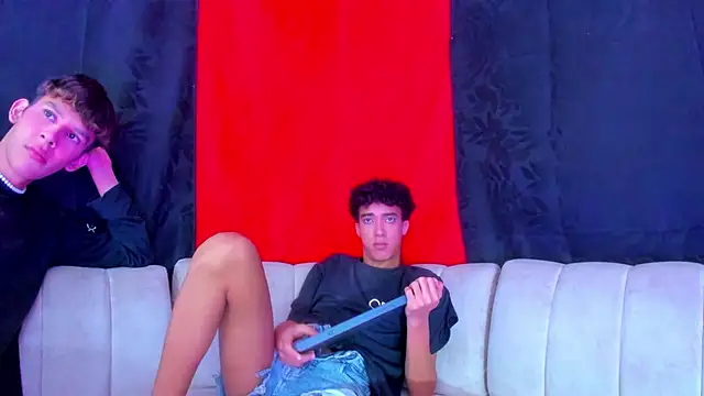 Pleasure_boys_hot's cam snapshot