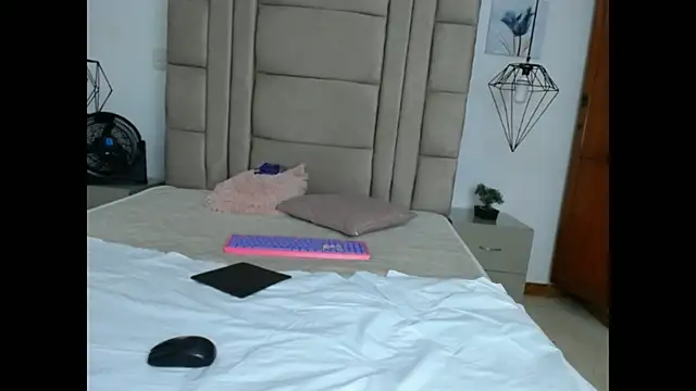 AntonioAndKarla live sex cam