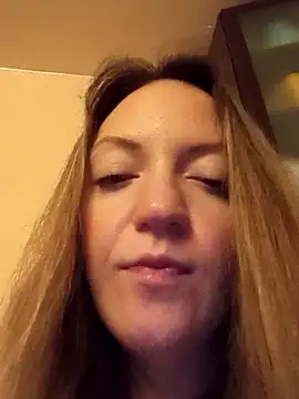 KattyLuuu's cam snapshot