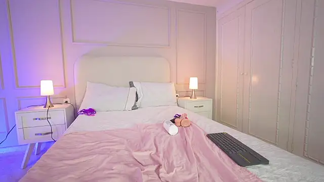 amara_w's cam snapshot