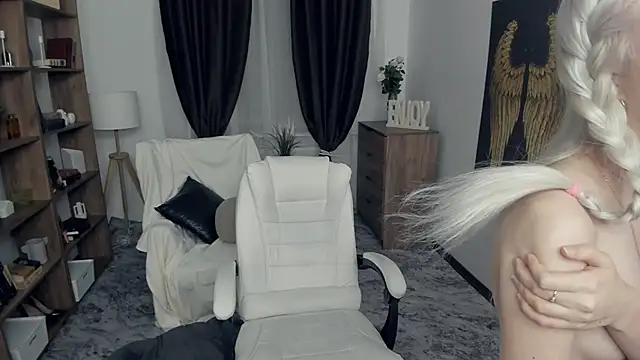 KristalCrowner's cam snapshot