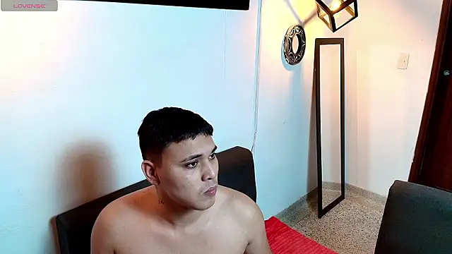 couple_lovelyds live sex cam