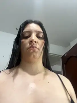 Briana_Hottt live sex cam
