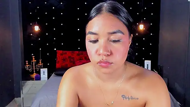 MiaWolton live sex cam