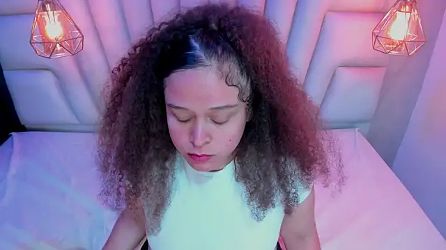 IrinaVoshh_'s cam snapshot