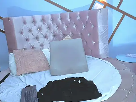 Bella_Ferrera's cam snapshot