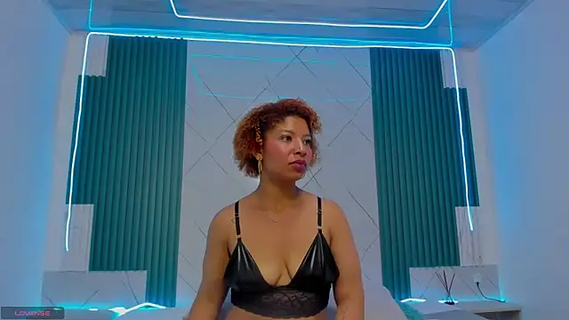 Shantall-blue's cam snapshot