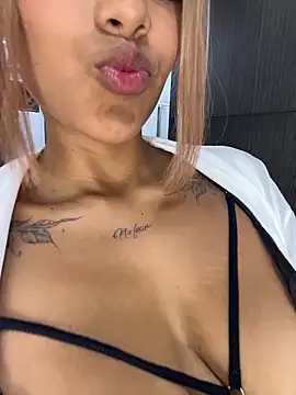 SinLunaXXX's cam snapshot