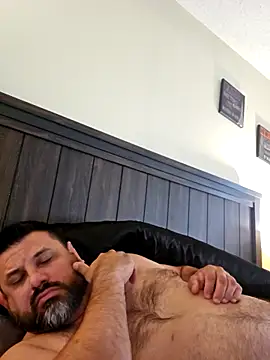 Roddog18 live sex cam