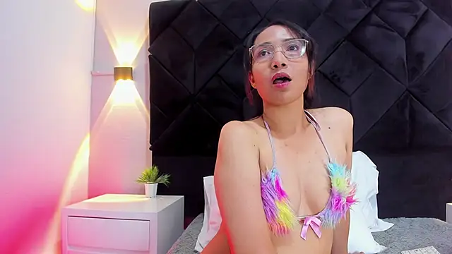 valentiina_lewis's cam snapshot