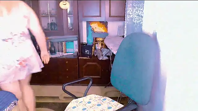 FlowerButterf's cam snapshot