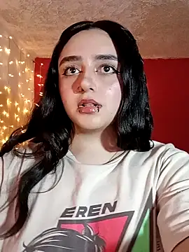 IvonneT live sex cam