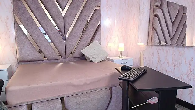 GISELLE_HOTLOVE's cam snapshot