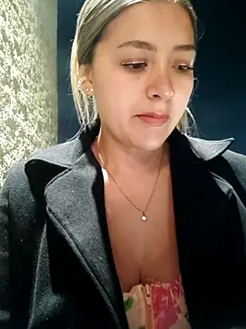 alana_69's cam snapshot