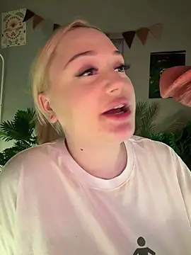 MCThroatGoat's cam snapshot