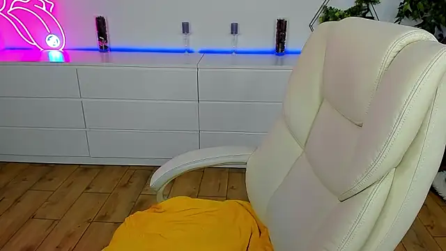 KattyRose8's cam snapshot