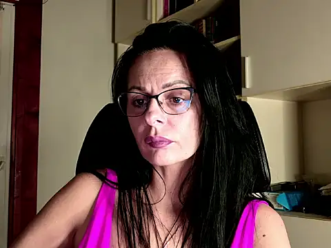 MiriamDelyn's cam snapshot