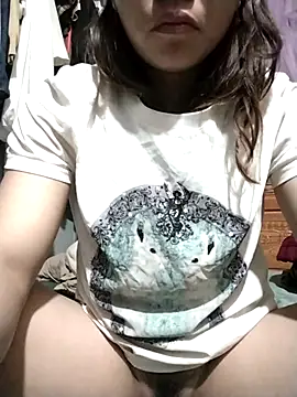 Bella-222 live sex cam