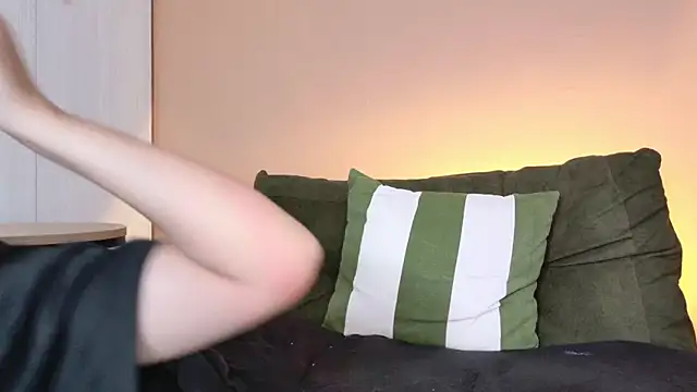 miaa_lux's cam snapshot