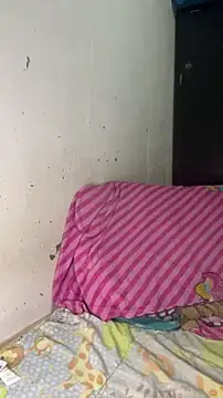 JoelnClouds's cam snapshot