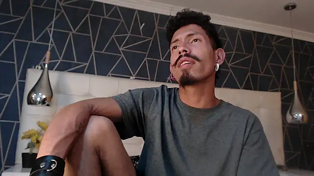 NoaahTylor's cam snapshot