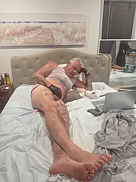 Handsolo_porn's cam snapshot