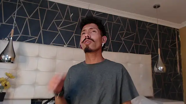 NoaahTylor's cam snapshot