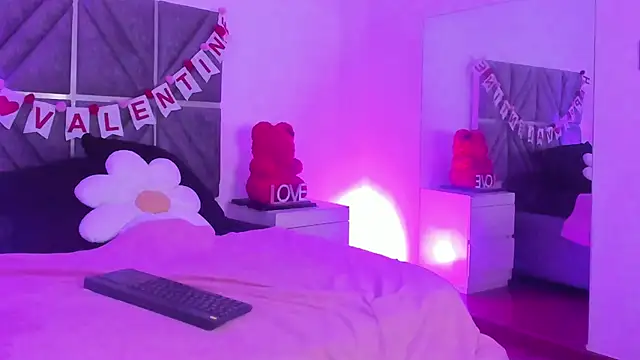 Laura_Dicardy's cam snapshot