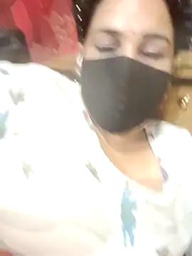 01Mona's cam snapshot