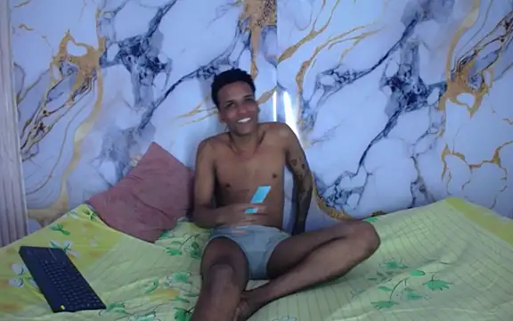 Damian_and_theo's cam snapshot