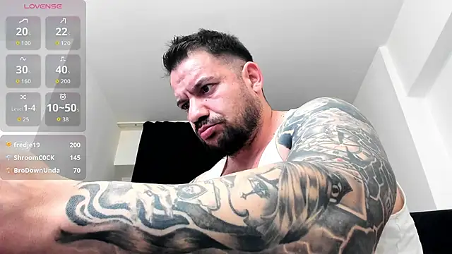 musclemonster31's cam snapshot