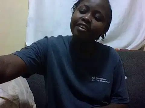 Sweetcecie01's cam snapshot