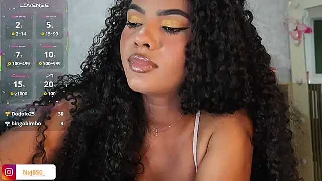 HOTBLACKANDWHITE2's cam snapshot