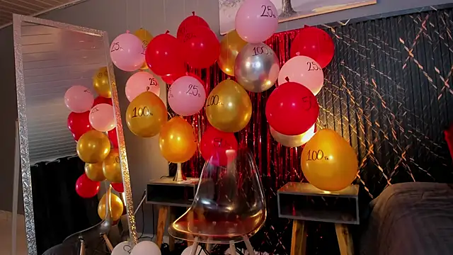 clara_heat's cam snapshot