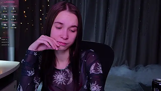 LilithStrangfor live sex cam