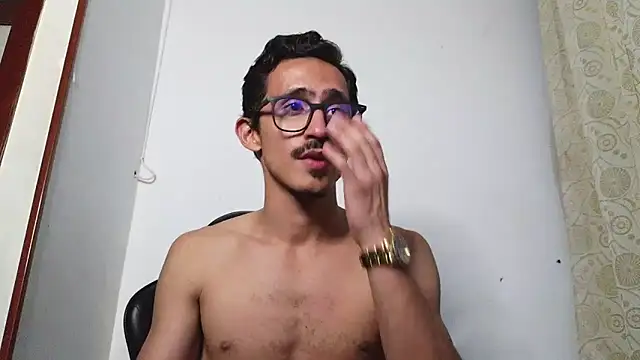 HomeAloneK live sex cam