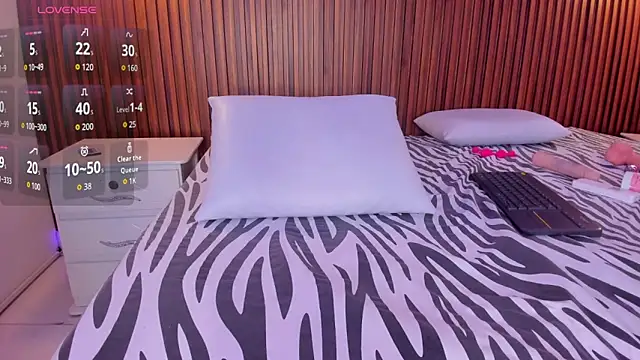 Foxy_Kylie's cam snapshot