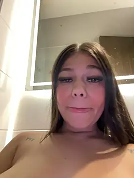 Alyshanon18 live sex cam