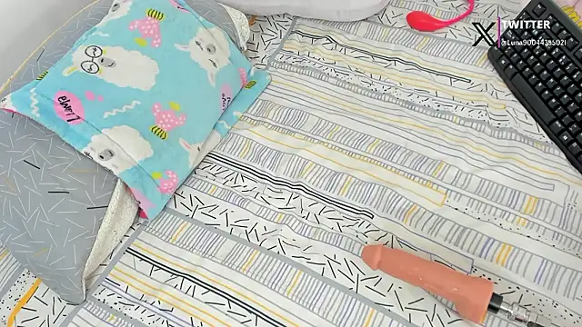 princessluna_19's cam snapshot