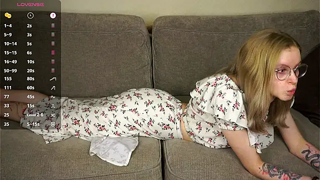 ToyaPletz live sex cam