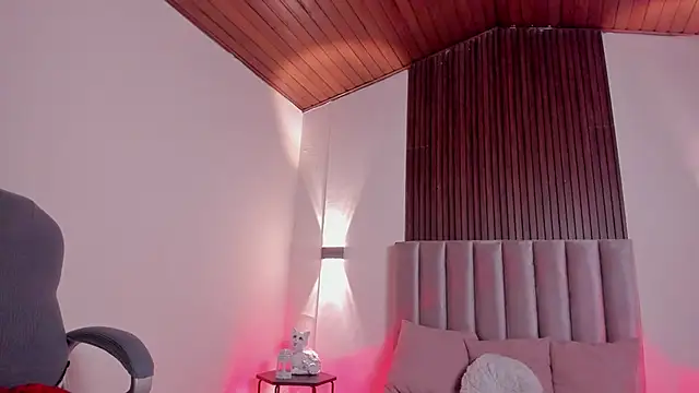 Isis_Moon's cam snapshot