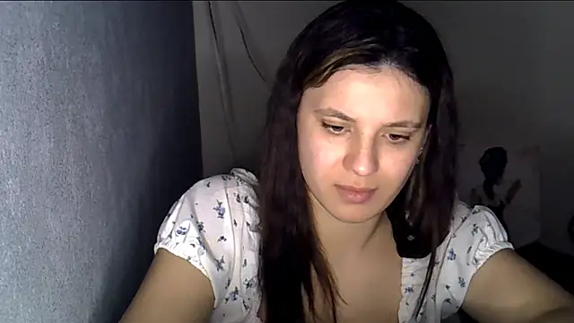 KiraHoney live sex cam