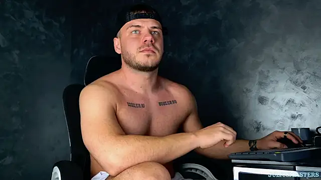 juliusmasters live sex cam