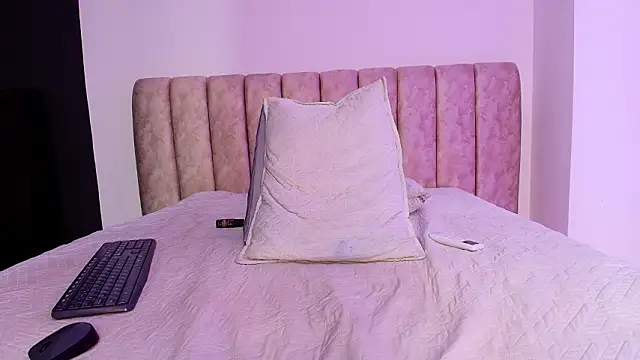 vale_rioss's cam snapshot